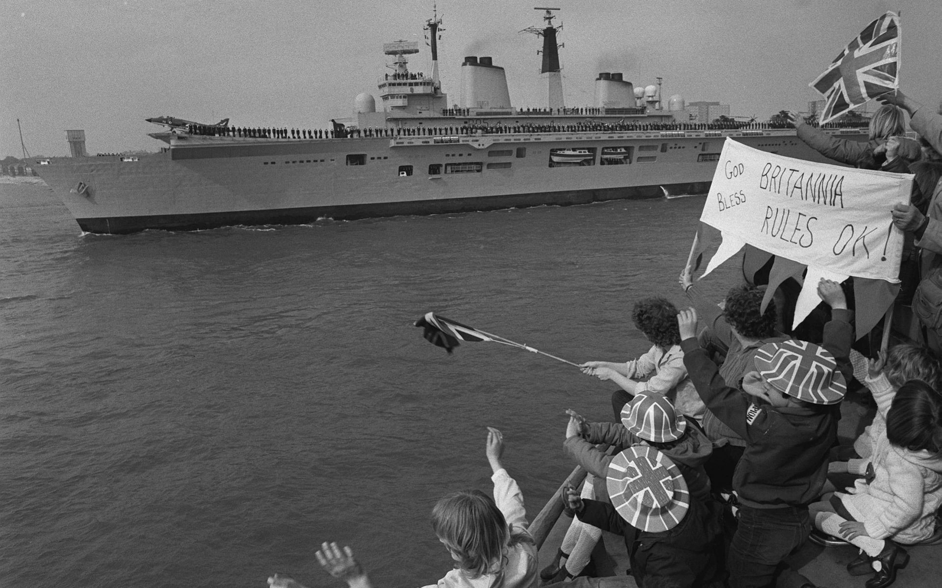 HMS Invincible leaves England